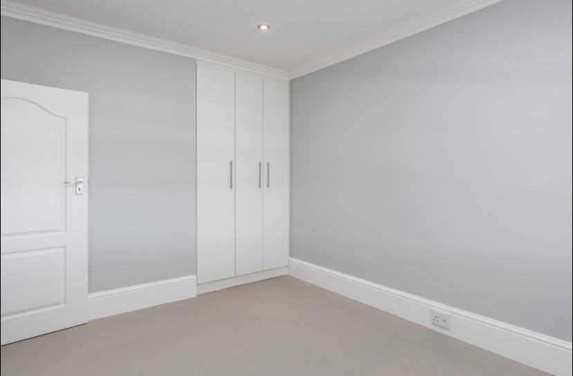 Bright & Spacious Family Home - Image 26